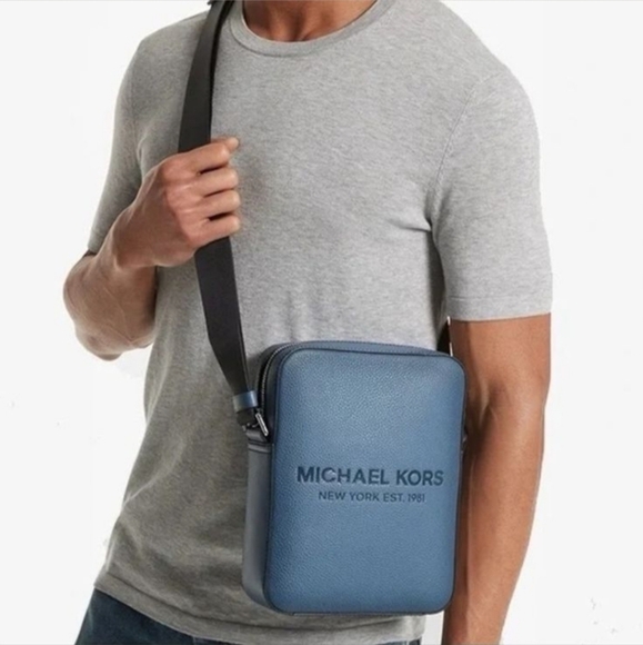 Michael Kors Men Cooper Crossbody Flight Bag Navy Multi Nwt - Picture 2 of 5